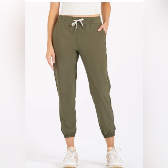 Vuori Pants - NWOT Vuori Olive Green Oregano Jogger Pants!